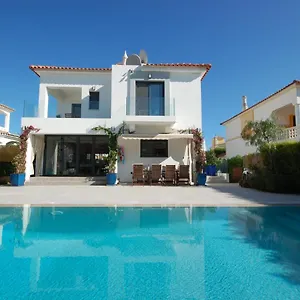 https://villa-valhalla-vilamoura-lux.hotelaalgarve.com