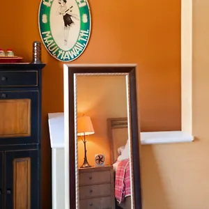 https://resort-studio-boutique-across-from-beach.hotelsinhawaii.org